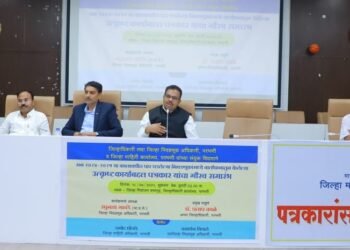 लोकशाहीत माध्यमांची सजगता महत्वपूर्ण
