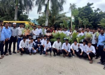 अपूर्वा तंत्रनिकेतनचा वृक्ष लागवड मोहिमेत सहभाग