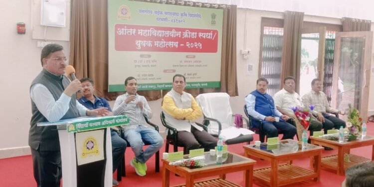 कृषी विद्यापीठात आंतरमहाविद्यालयीन युवक व क्रीडा महोत्सवाचे थाटात उद्घाटन