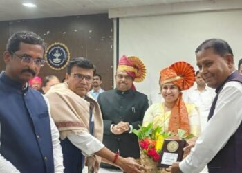 सेलूच्या गजानन ॲग्रो इंडस्ट्रीला उत्कृष्ट उद्योगाचा जिल्हा पुरस्कार