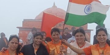 परभणीतील पाच महिलांनी सर केले कळसुबाई शिखर