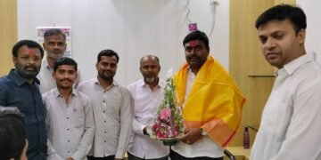 आमदार विटेकर यांची साईबाबा बँकेच्या मानवत शाखेला भेट