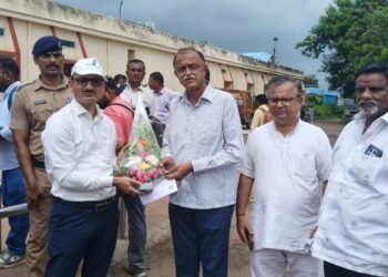 नरसापूर, अजंठा, वंदे भारत गाड्यांना सेलू स्थानकावर थांबा द्या