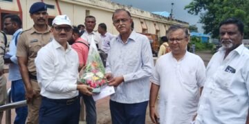 नरसापूर, अजंठा, वंदे भारत गाड्यांना सेलू स्थानकावर थांबा द्या