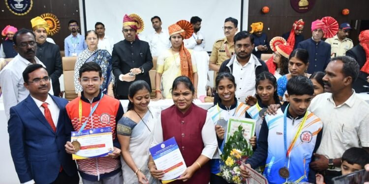 परभणी जिल्ह्याची वाटचाल विकासाच्या दिशेने