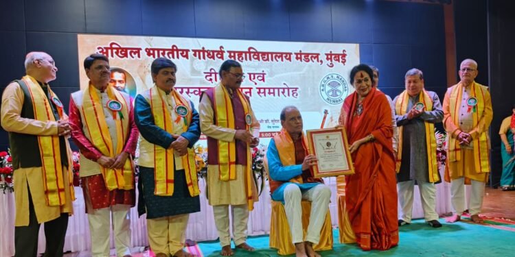 यशवंतराव चारठाणकर यांना 'पंडित विष्णू दिगंबर पलुस्कर कला गौरव' पुरस्कार प्रदान