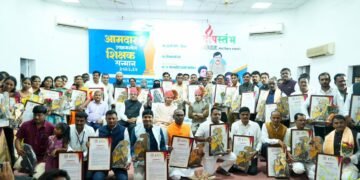 दीपस्तंभ प्रतिष्ठानतर्फे ६५ उपक्रमशील शिक्षकांचा सन्मान