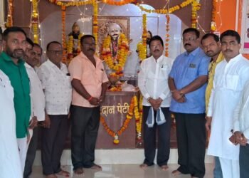 श्री संत सेना महाराजांना सेलूत अभिवादन