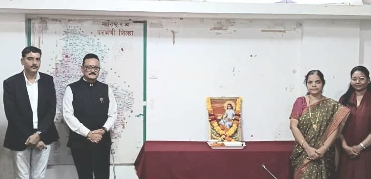 श्री चक्रधर स्वामींच्या जयंतीनिमित्त अभिवादन