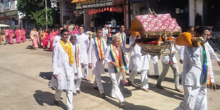 दक्षलक्षण महोत्सवानिमित्त सेलूत शोभायात्रा