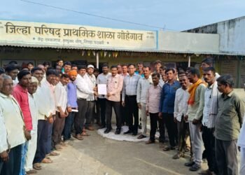 शिक्षकांची बदली; शाळेवर बहिष्कार