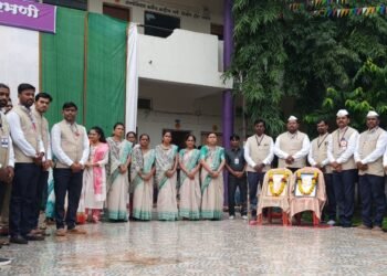 रायरेश्वर विद्यालयात ध्वजारोहण उत्साहात