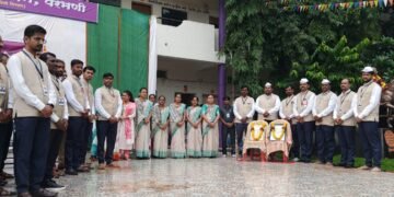 रायरेश्वर विद्यालयात ध्वजारोहण उत्साहात