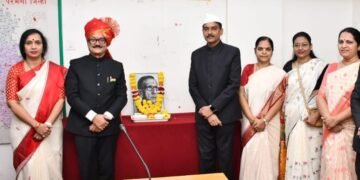 प्रबोधनकार ठाकरे यांना अभिवादन