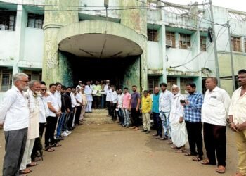 सेलू तालुक्यात ओला दुष्काळ जाहीर करा