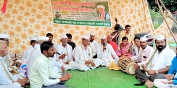 कर्जमाफीसाठी प्रहारचे भजन आंदोलन