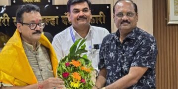 आष्टीकर यांची पूरग्रस्तांना ५१ हजाराची मदत
