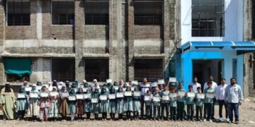 यासेर उर्दू शाळेत बक्षीस वितरण
