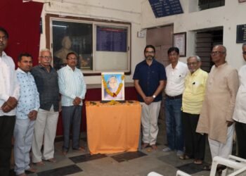 वाचनाने माणूस समृद्ध होतो : प्रा. दिलीप चव्हाण