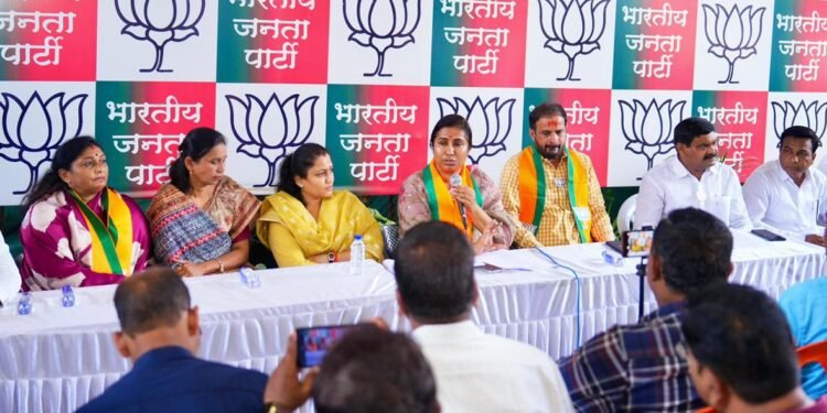 सर्वच शेतकऱ्यांना भरीव आर्थिक मदत