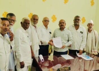 नदीकाठच्या जमिनींच्या नुकसानीचे तत्काळ पंचनामे करून भरपाई द्या