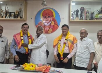साईबाबा बॅंकेत 'कोहिनूर' संचालकांचा सत्कार