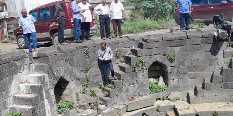 वालूरच्या बारव पुनरुज्जीवनाला गती