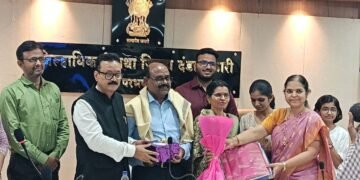 लेखाधिकारी वैजनाथ जाधव यांचा सेवागौरव
