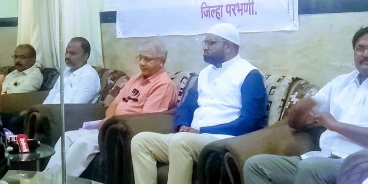 शासनाने तत्काळ शेतकर्‍यांना मदत द्यावी - ॲड. प्रकाश आंबेडकर