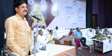 डॉ.लोमटे यांचा संमेलनाध्यक्ष म्हणून सन्मान मोलाचा