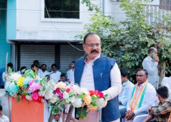 भाजपतील सत्तेच्या दलालांना जागा दाखवा