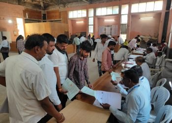 परभणी महापालिका : उमेदवारी अर्ज दाखल करण्यासाठी गर्दी