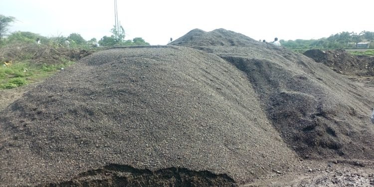 सोन्न्यात जप्ती; इतरत्र वाळूतस्कर सुसाट
