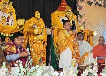 संघर्षाने समृद्ध जीवनगाथाच मोठी