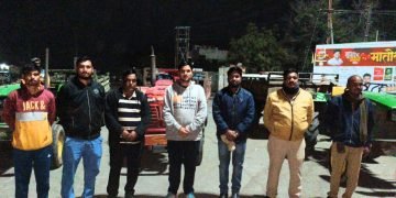 वाळूची अवैध वाहतूक करणारे तीन ट्रॅक्टर जप्त