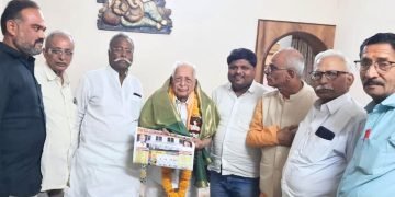 @94-प्राचार्य द.रा. कुलकर्णी यांचा सत्कार