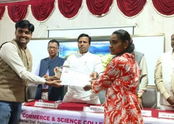 नूतन महाविद्यालयाच्या विद्यार्थिनींचा राष्ट्रीय स्तरावर गौरव