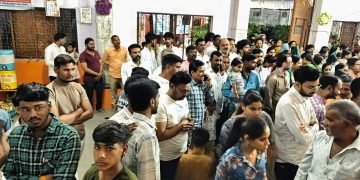श्रीशंकरलिंग भगवंताच्या दर्शनासाठी अलोट गर्दी