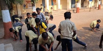 संत गाडगेबाबा जयंतीनिमित्त परिसर स्वच्छता