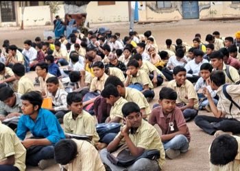 लघुनिबंध स्पर्धेला उत्स्फूर्त प्रतिसाद