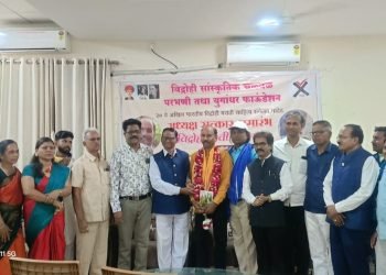 माणुसकीचा मळा फुलवा : लोकनाथ यशवंत