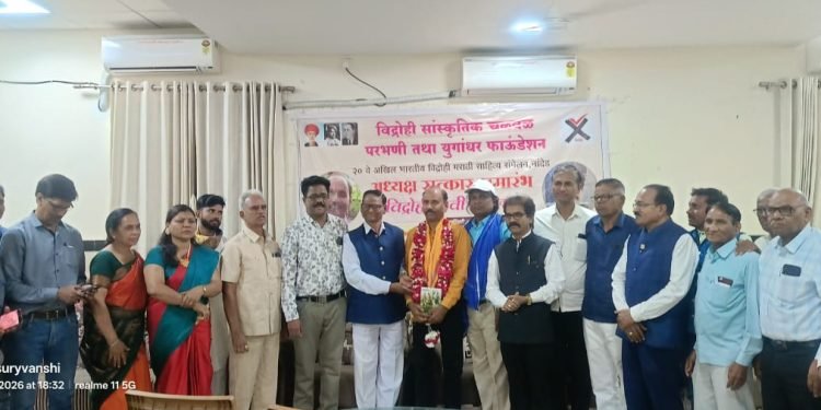 माणुसकीचा मळा फुलवा : लोकनाथ यशवंत