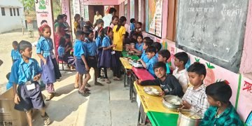 वालूरच्या जिप मराठी शाळेत 'आनंदनगरी'