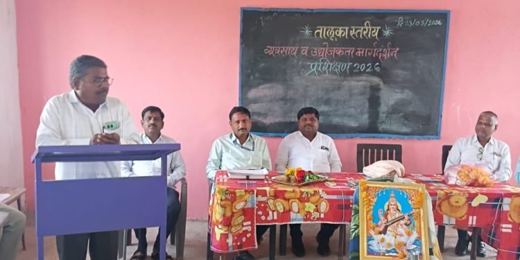 मुलांचे कल आणि बुद्धिमत्ता ओळखूनच करिअर निवडा