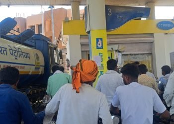 सेलूतील ‘तो’ पंपमालक ‘हुश्शार’ ! बोलतो मराठी, पण कळतं इंग्रजी