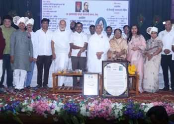 मीनाताई बोर्डाकर यांचा मातृगौरव पुरस्काराने सन्मान