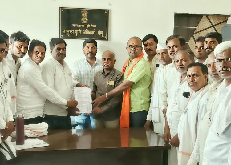 कृषी कार्यालयात ठिय्या आंदोलनाचा इशारा