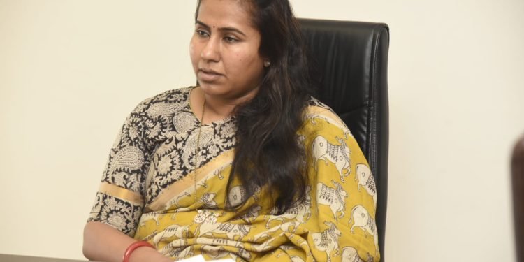 शेतीसाठी पाणी उपलब्धता वाढविण्यास प्राधान्य द्यावे