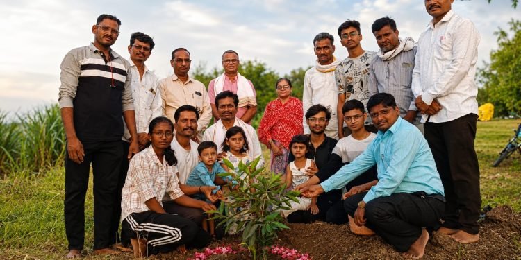 महानंदा पावडे यांच्या स्मृतीप्रित्यर्थ वृक्षलागवड