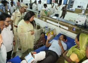 यशवाडी दुर्घटनास्थळी पालकमंत्री मेघना बोर्डीकर यांची भेट
